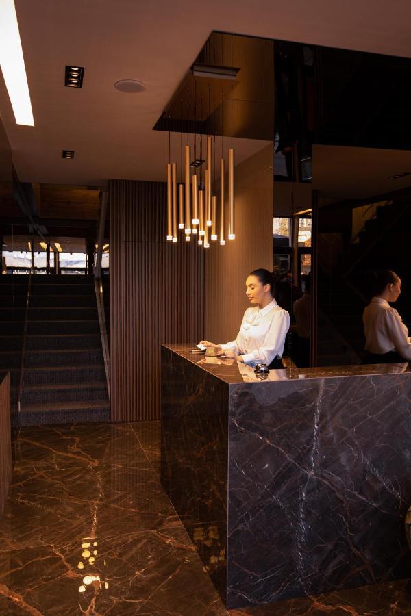 Plaza Boutique Hotel Приштина Экстерьер фото