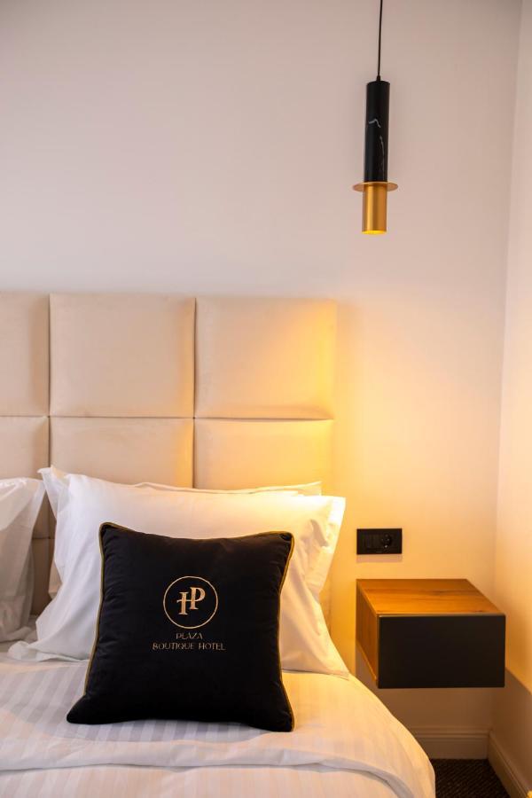 Plaza Boutique Hotel Приштина Экстерьер фото