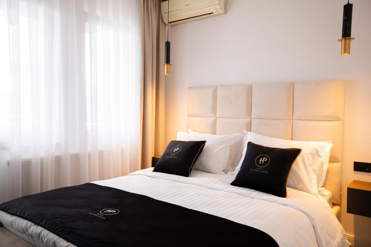 Plaza Boutique Hotel Приштина Экстерьер фото