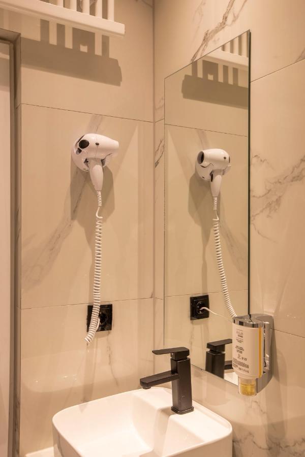 Plaza Boutique Hotel Приштина Экстерьер фото