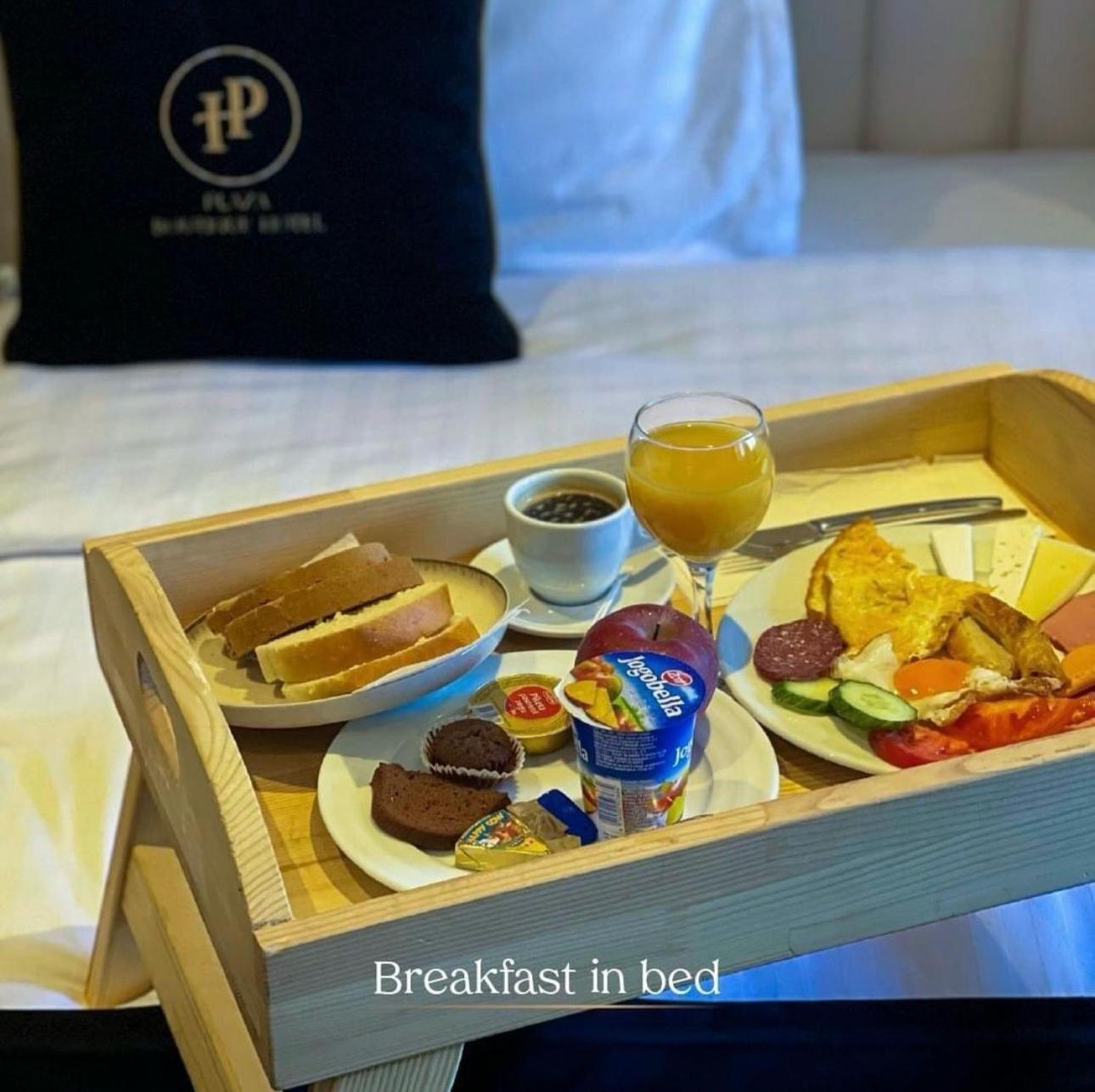 Plaza Boutique Hotel Приштина Экстерьер фото